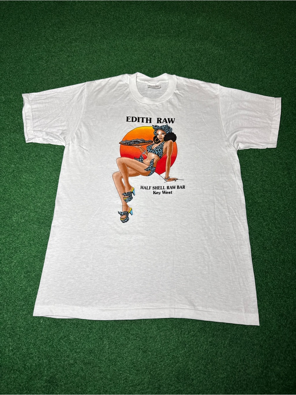 Edith Raw Pin Up Girl Vintage T Shirt Half Shell Raw Oyster Bar M/L 19x28 Shirt